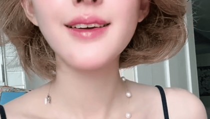 赵露思再开直播回应争议：之前不敢闹因为拍戏要口碑