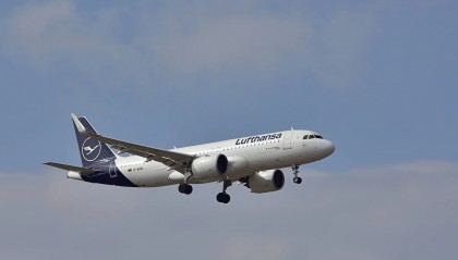 机长上厕所，副机长晕倒！德国一载205人客机“无人驾驶”飞行10分钟