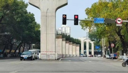 柳州轻轨墩柱将被拆除，系落马市委书记拍板“政绩工程”，被当地人戏称“幻想柱”