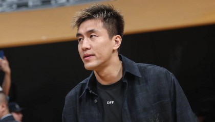 广州领队:郭艾伦刚受伤时失明 术后视力逐渐恢复