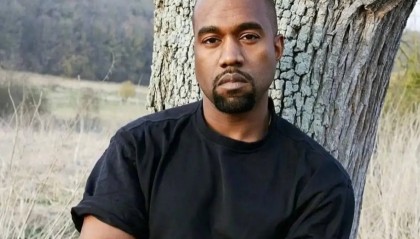 侃爷上海演唱会审批通过！网友好奇：不是住进精神病院了吗？