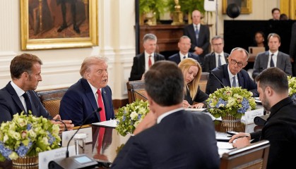 特朗普:当着欧洲领导人的面致电普京 是对普京总统的不尊重