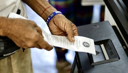 菲律宾中期选举初步结果公布 马科斯阵营选情未达预期