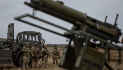 俄军集结11万重兵，普京不想夜长梦多？泽连斯基下令：乌克兰退群