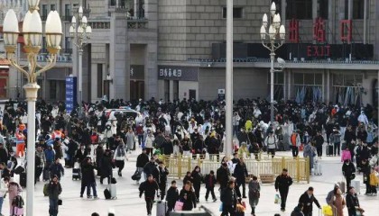 夜间十余万人抵京!今晚,北京10条地铁延时运营