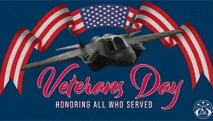 用就用最先进的战机！美国重要节日这天，居然把歼35刻在海报上