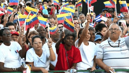 不宣而战!美军24小时内发动三次空袭,仅一人幸存,美军方下达保密要求?