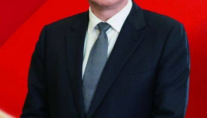 全国人大代表、牧原股份董事长秦英林：推动AI技术赋能养猪产业 争当民营企业“三好学生”_2025全国两会大型融媒体专题_新华网