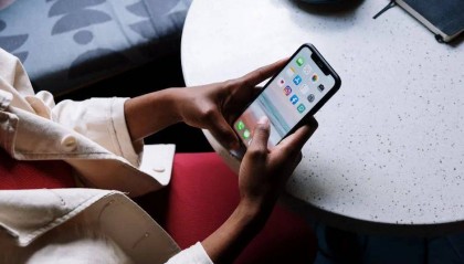 中学老师入职三个月被举报 谁在监控我的微博小号?