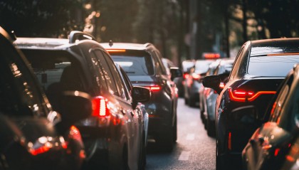 骑电动自行车，我有多“尴尬”：走哪，停哪，咋充电