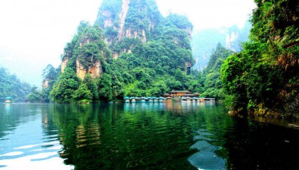 放假去张家界旅游跟团游靠谱么张家界金牌靠谱导游介绍