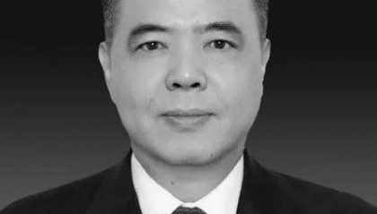 李春升同志会议期间因病逝世，享年63岁