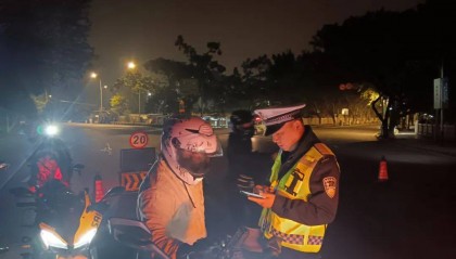 零容忍！成都龙泉驿交警重拳整治“飙车炸街”违法