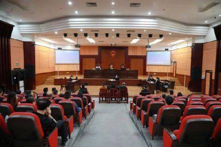 广东一中学校长因挪用学费买理财获刑