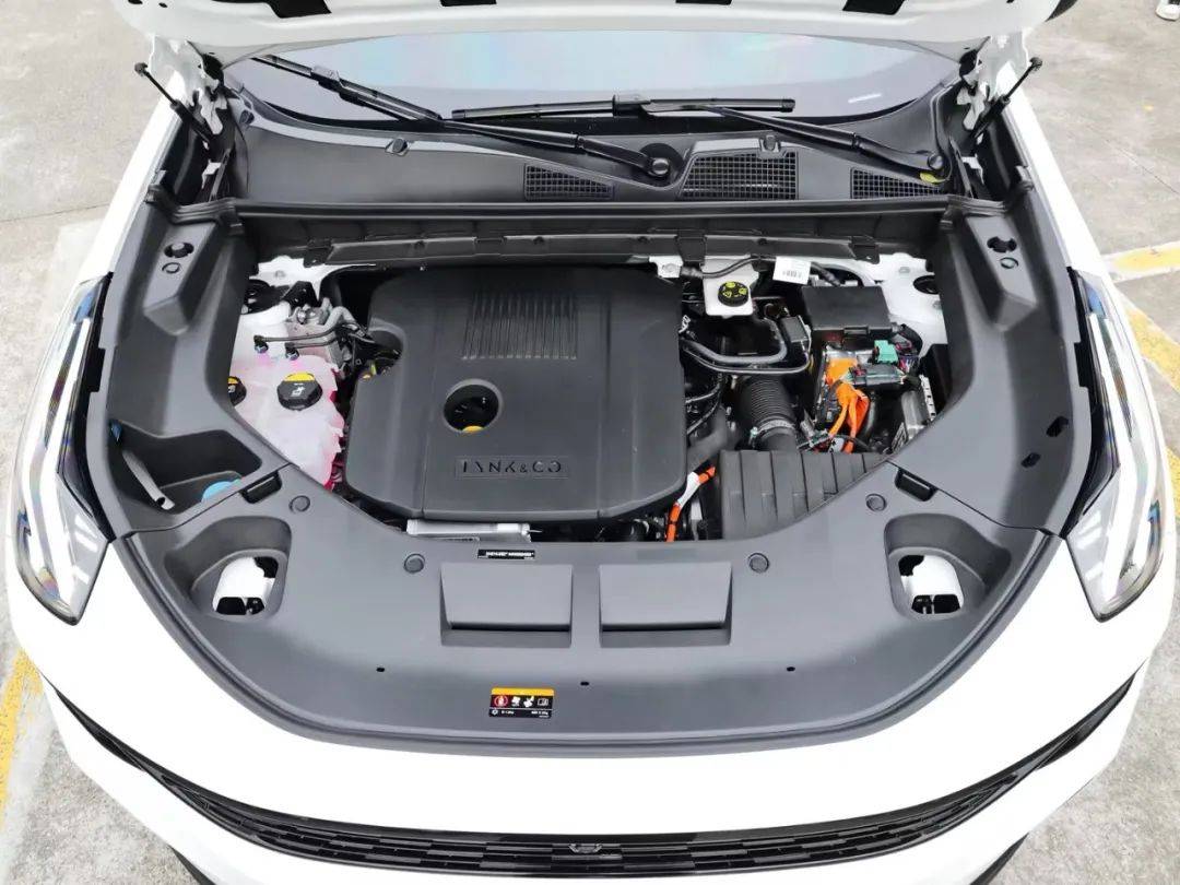 15万，2.0T+8AT，254马力，驾控出色，底盘质感高级，香！