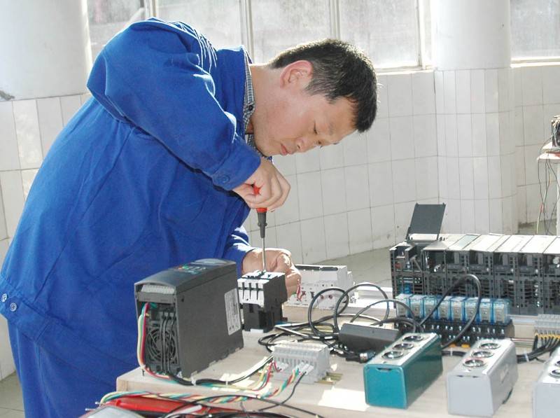 个人/新手怎么考电工证（个人如何报名）