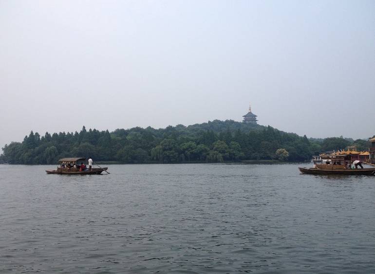 5.1杭州旅游跟团游靠谱么杭州金牌靠谱导游介绍