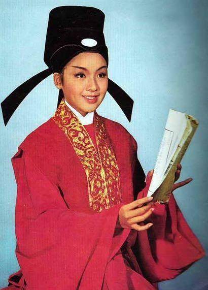 2018年香港出租屋恶臭熏人，邻居报警才知，屋内死者曾是亚洲影后