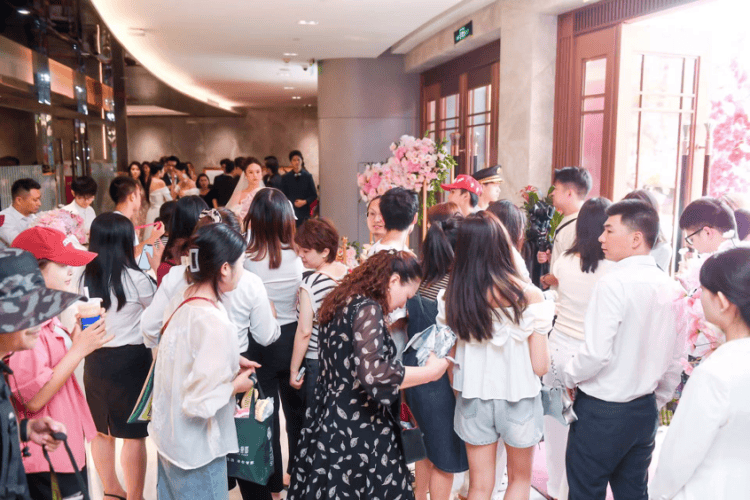 助力重庆年轻人“筑巢”，御峰·誉都举办梦想婚礼大秀