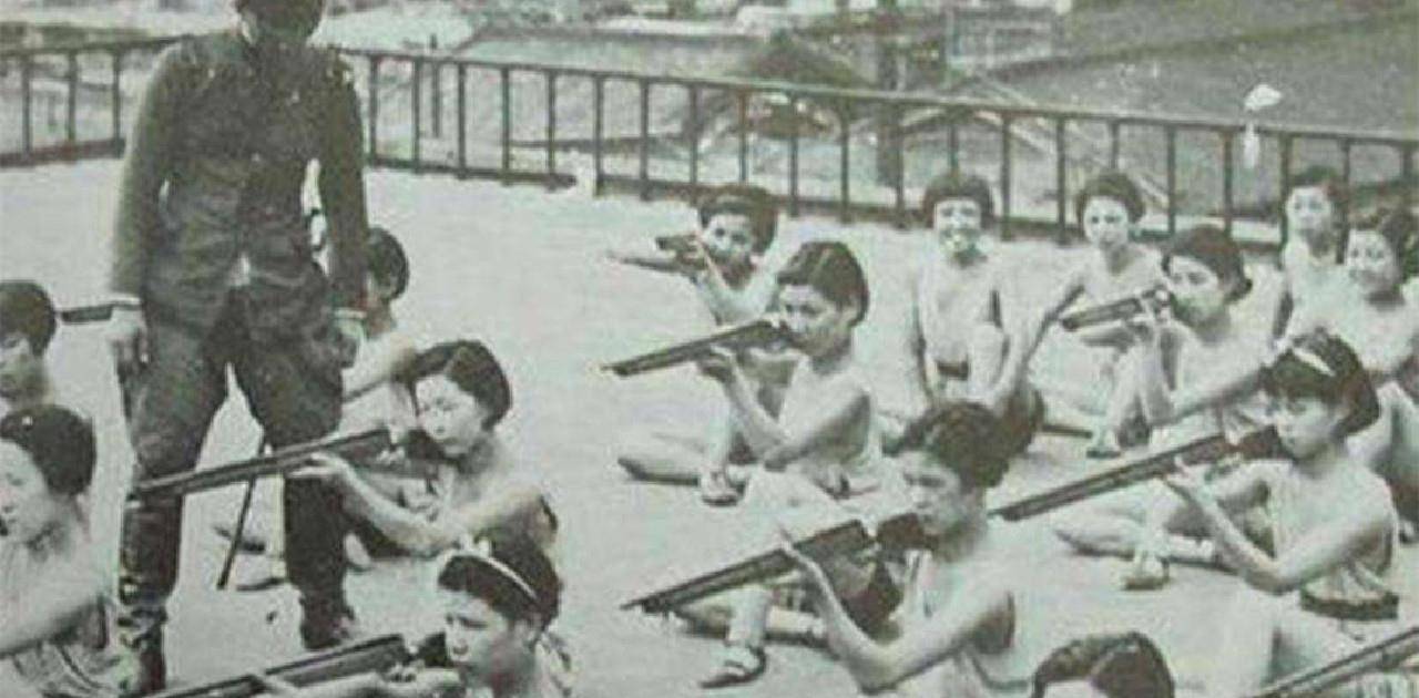关东军战败投降，1万多名年轻女兵被苏军俘虏，下场如何？