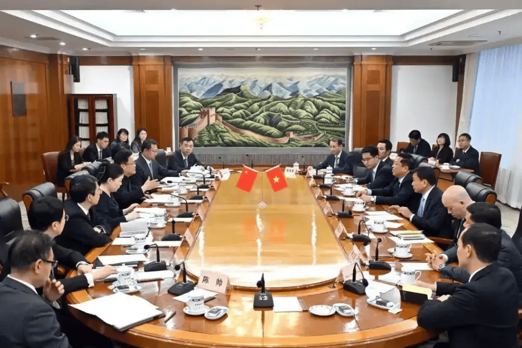 越南建设部长访华：越方“以极高的政治决心”落实中越铁路合作