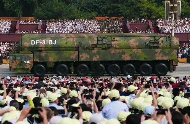 东风31BJ退化为“井射弹”？明明能机动发射，为啥还用发射井？