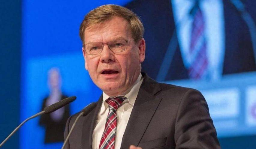 刚拿台湾地区说事,转眼举手访华“不存在前提条件”,德国知道怕了?德外长反悔了,想跟中方尽快通话