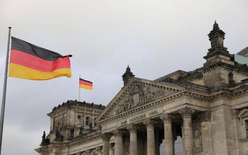 刚拿台湾地区说事,转眼举手访华“不存在前提条件”,德国知道怕了?德外长反悔了,想跟中方尽快通话